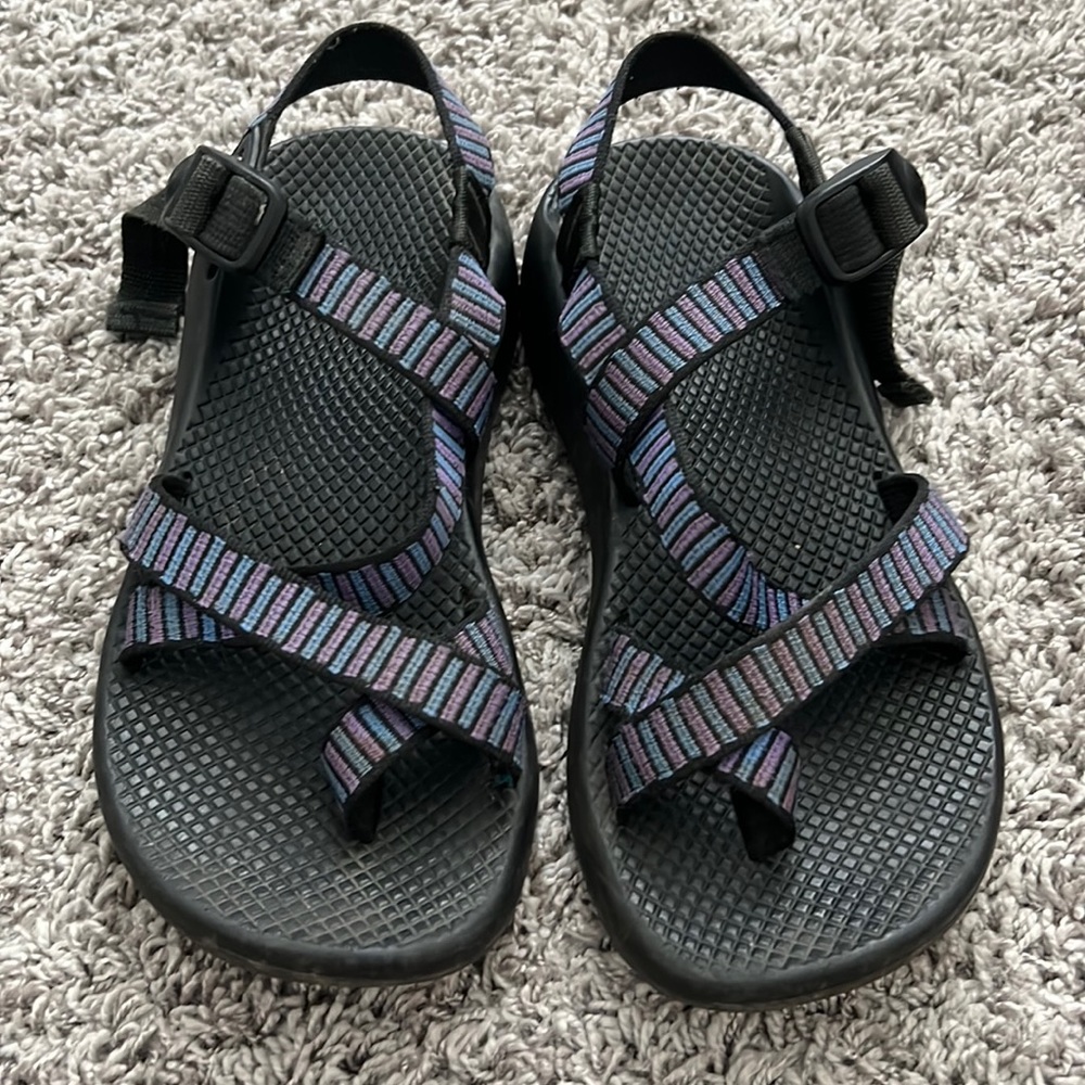 Chaco black purple & blue stripe sandal size W 8